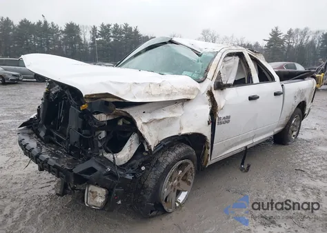 2017 Ram 1500 Express 4X4 6'4 Box z USA, uszkodzony, nr VIN 1C6RR7FT5HS760391